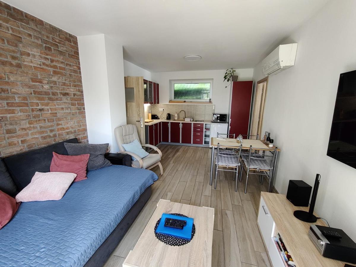 Jaroměř Apartman Pod Lipou - Samostatny Objekt מראה חיצוני תמונה